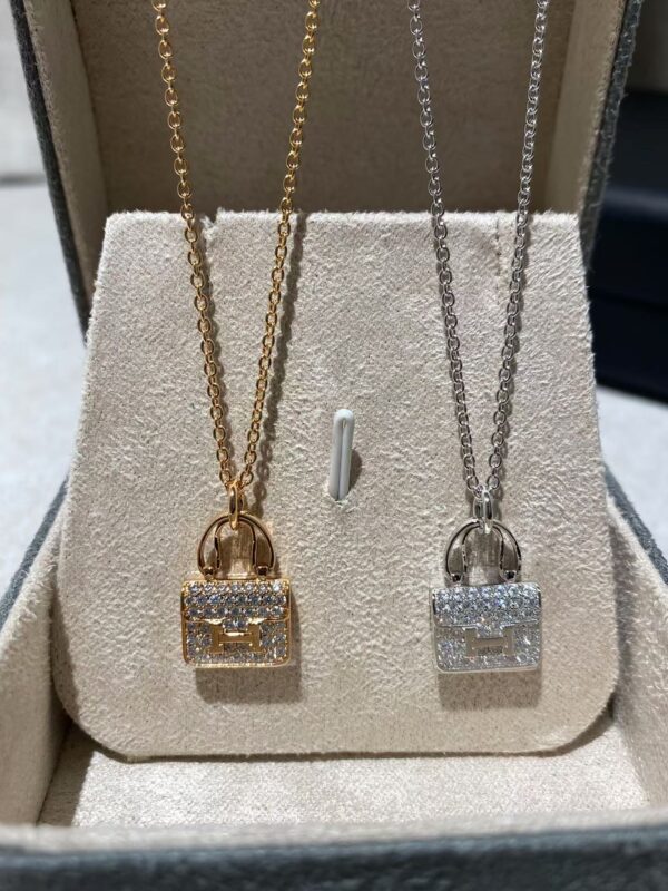 HERMES AMULETTES CONSTANCE PENDANT