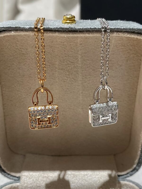 HERMES AMULETTES CONSTANCE PENDANT