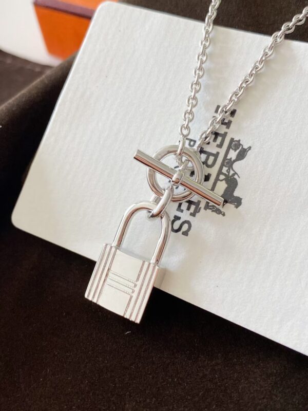 HERMES Lock necklace