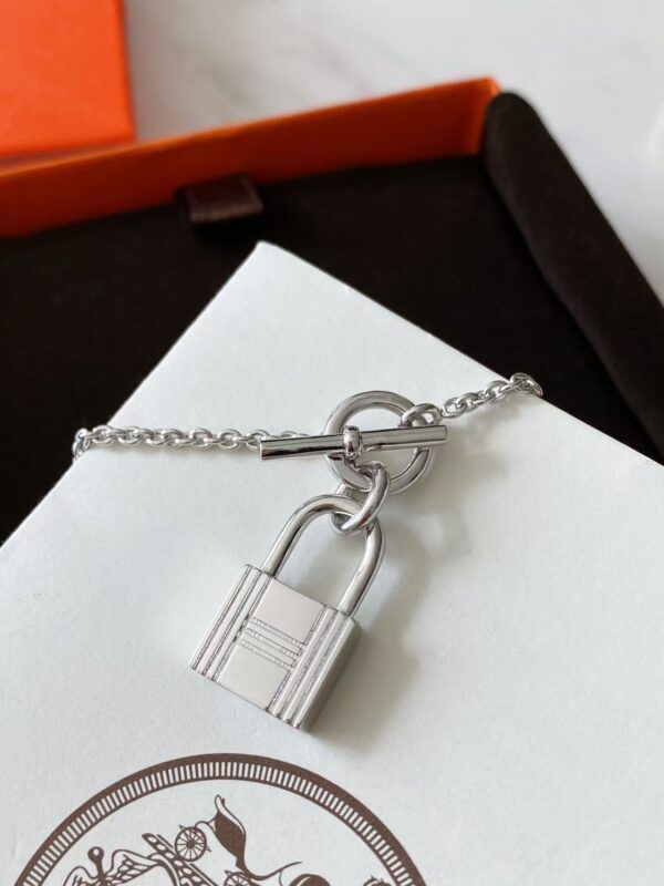 HERMES Lock necklace