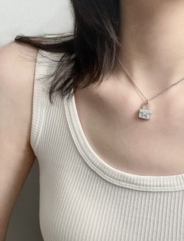 HERMES AMULETTES CONSTANCE PENDANT