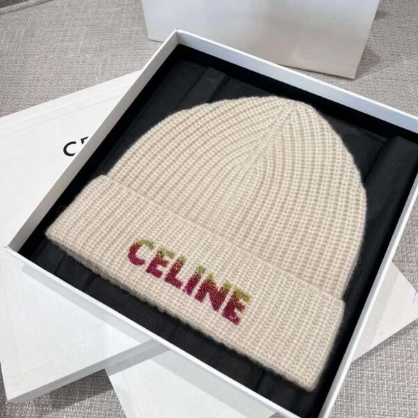 CELINE   BEANIE IN SEAMLESS CASHMERE