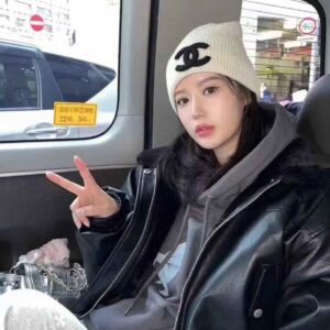 CHANEL Scarf & Cold Hat