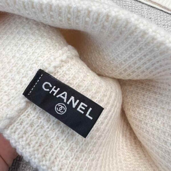 CHANEL Scarf & Cold Hat
