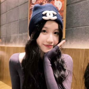 CHANEL Scarf & Cold Hat