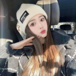 CHANEL Scarf & Cold Hat