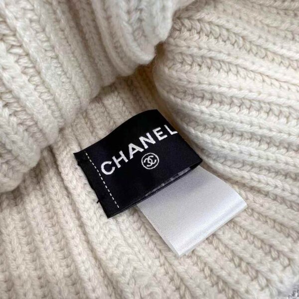CHANEL Scarf & Cold Hat