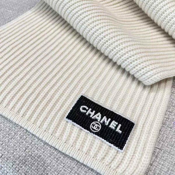 CHANEL Scarf & Cold Hat