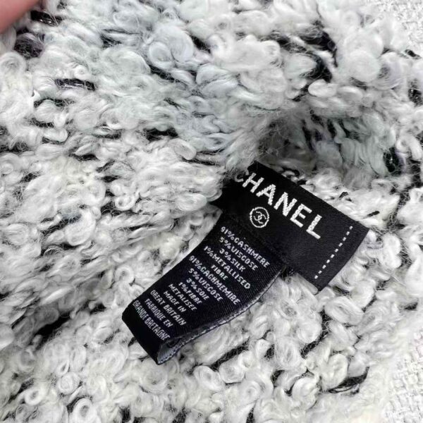 Chanel scarf & cold hat