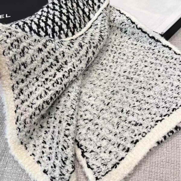 Chanel scarf & cold hat