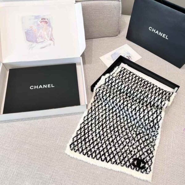 Chanel scarf & cold hat