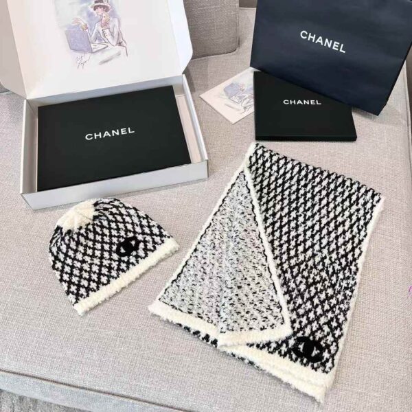 Chanel scarf & cold hat