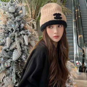 Chanel scarf & cold hat