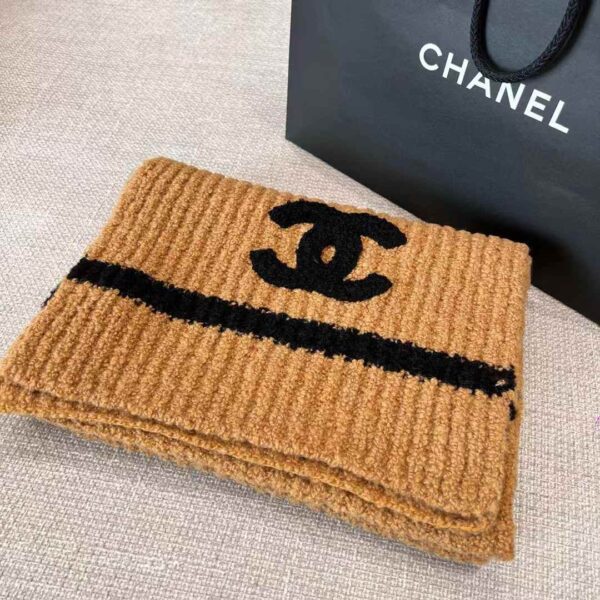 Chanel scarf & cold hat