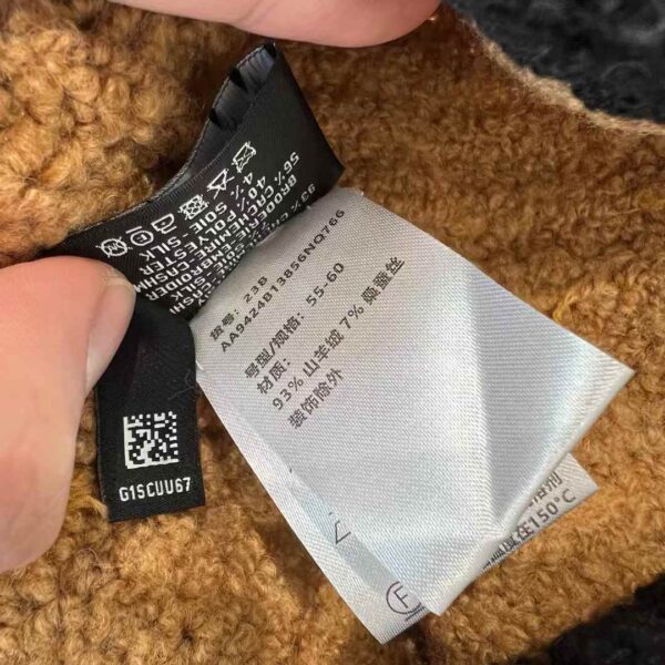 Chanel scarf & cold hat