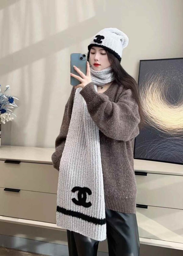 Chanel scarf & cold hat