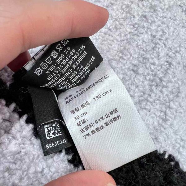 Chanel scarf & cold hat