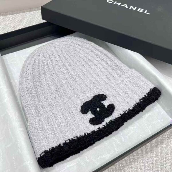 Chanel scarf & cold hat