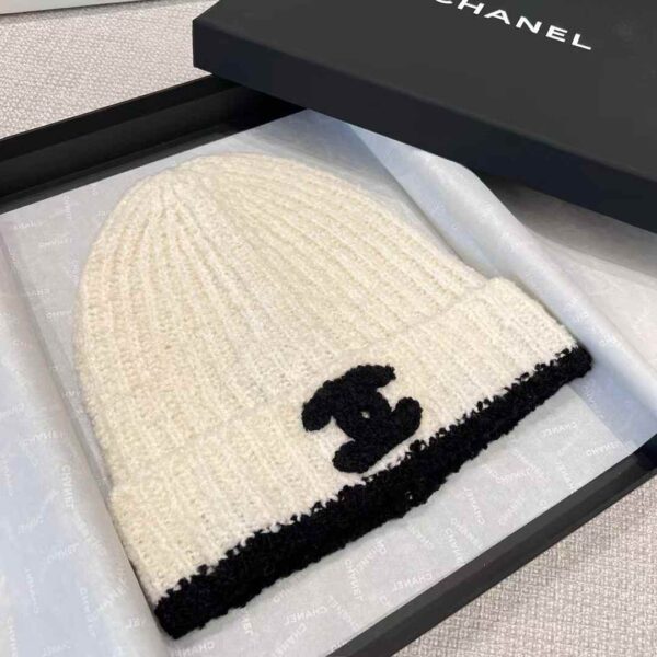 Chanel scarf & cold hat