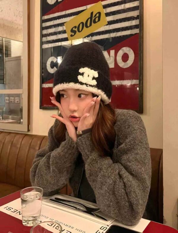 Chanel scarf & cold hat