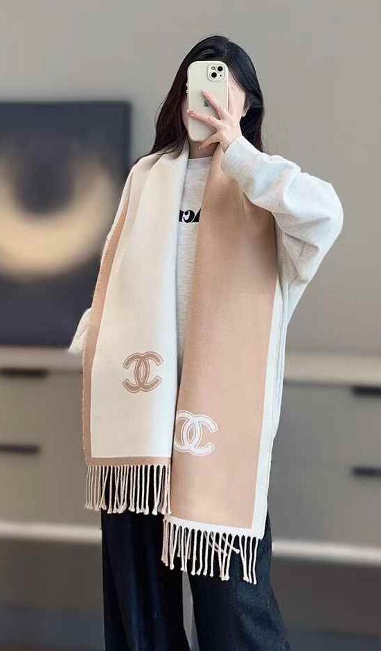 CHANEL 24B Scarf