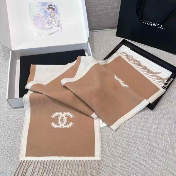 CHANEL 24B Scarf