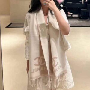 CHANEL Color-blocking scarf