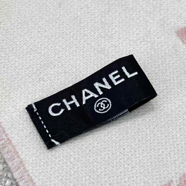 CHANEL Color-blocking scarf