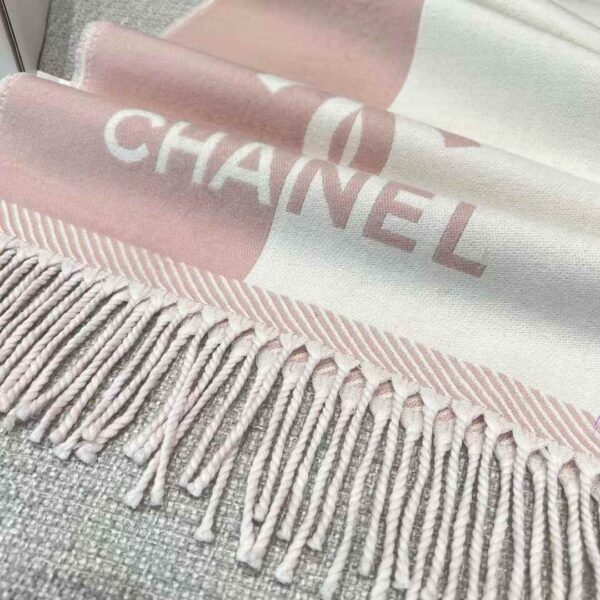 CHANEL Color-blocking scarf