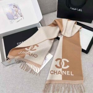 CHANEL Color-blocking scarf