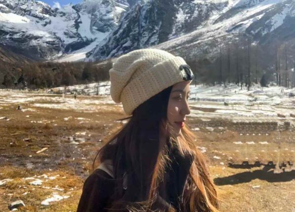 CHANEL Ripple scarf & cold hat