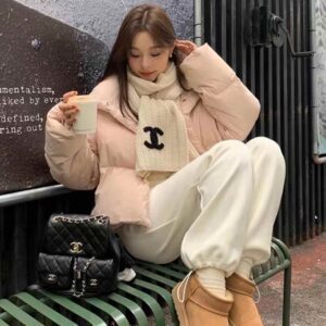 CHANEL Ripple scarf & cold hat