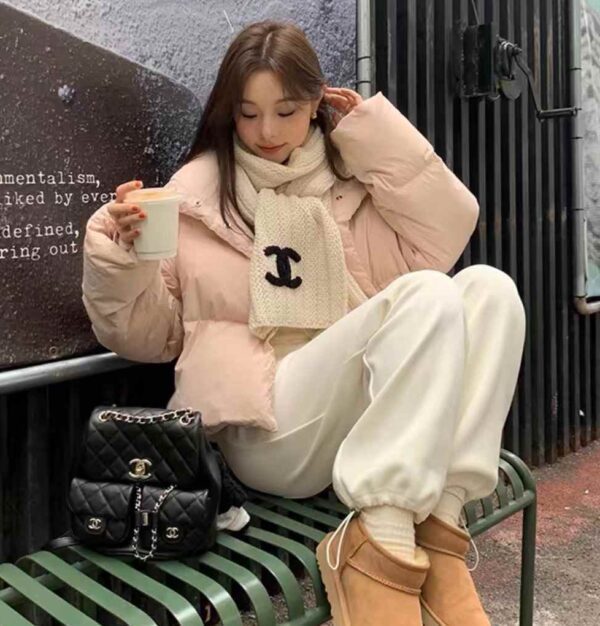 CHANEL Ripple scarf & cold hat