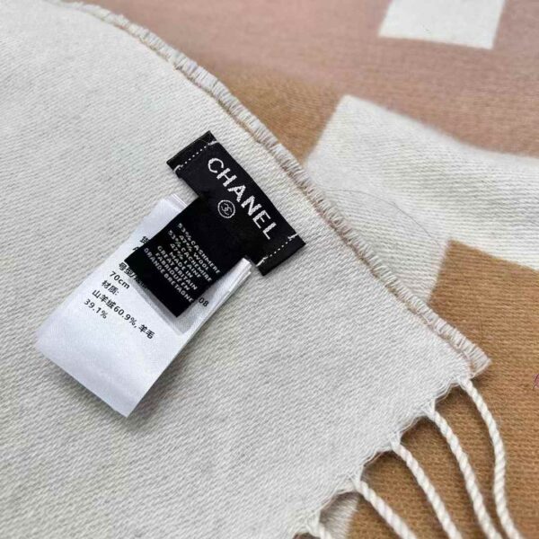 CHANEL Gradient scarf