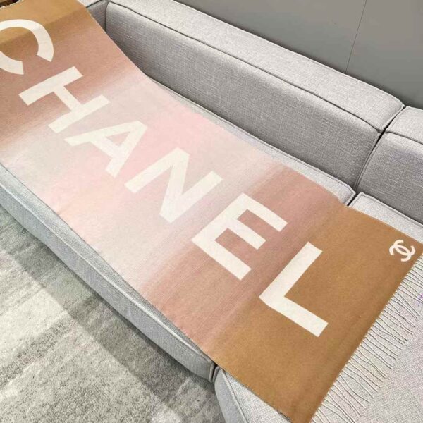 CHANEL Gradient scarf