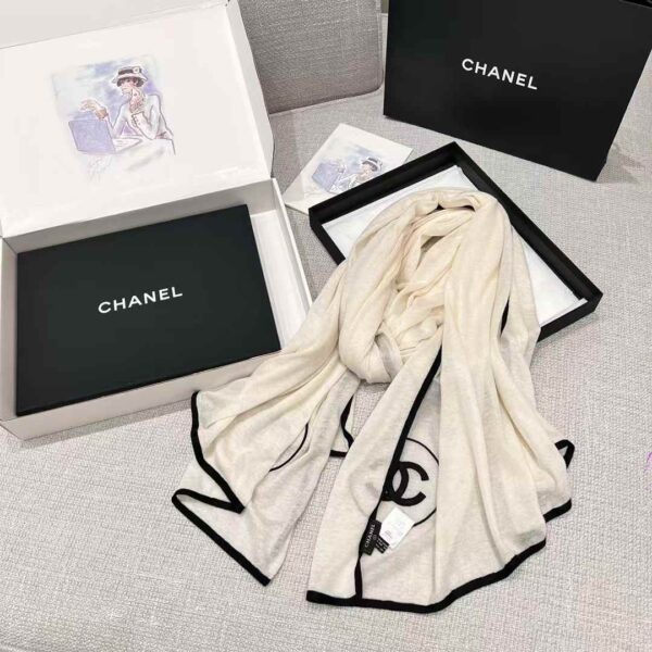 CHANEL LOGO  Scarf