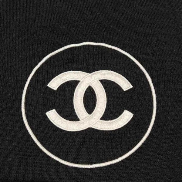 CHANEL LOGO Scarf