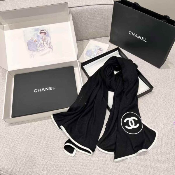 CHANEL LOGO Scarf