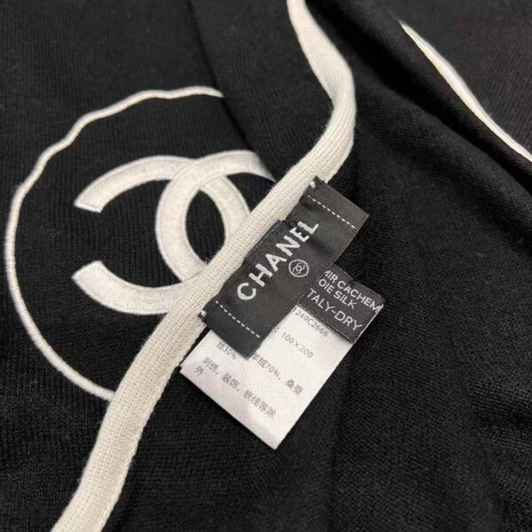 CHANEL LOGO Scarf