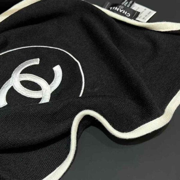 CHANEL LOGO Scarf