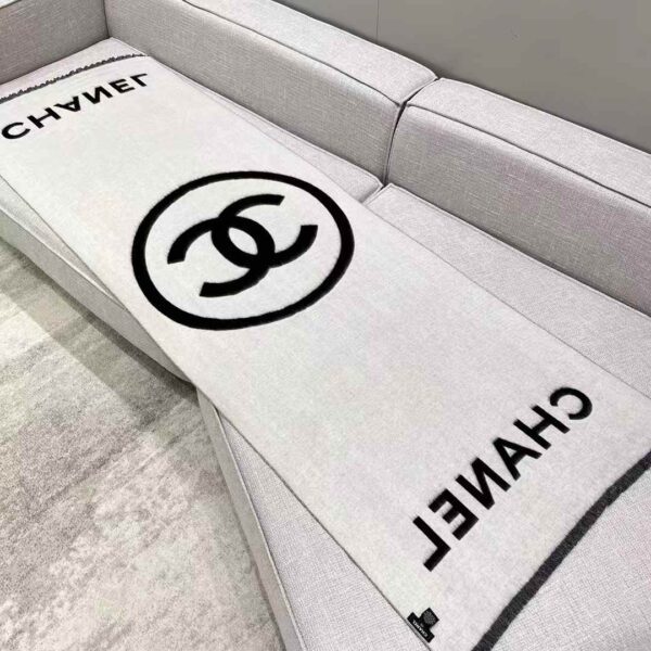CHANEL LOGO  Scarf
