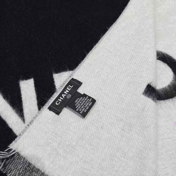 CHANEL LOGO  Scarf