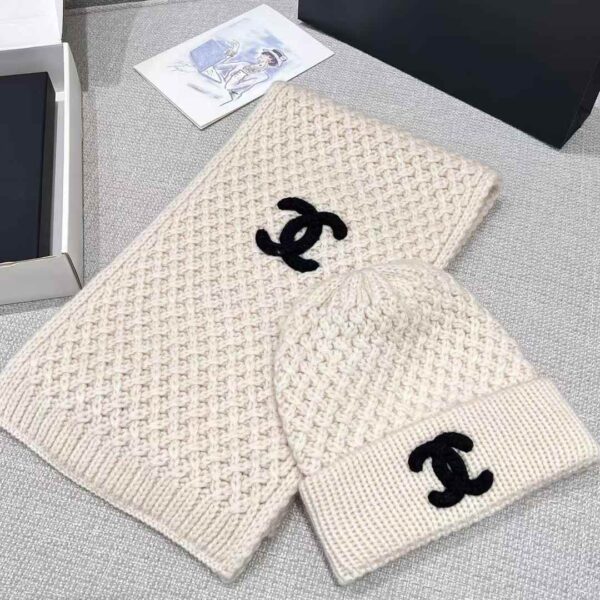CHANEL LOGO  Scarf