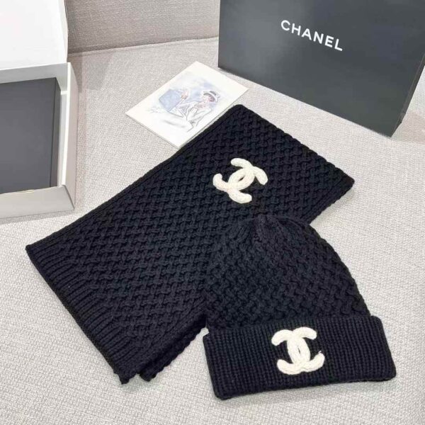 CHANEL LOGO  Scarf