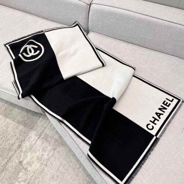 CHANEL 23B Scarf