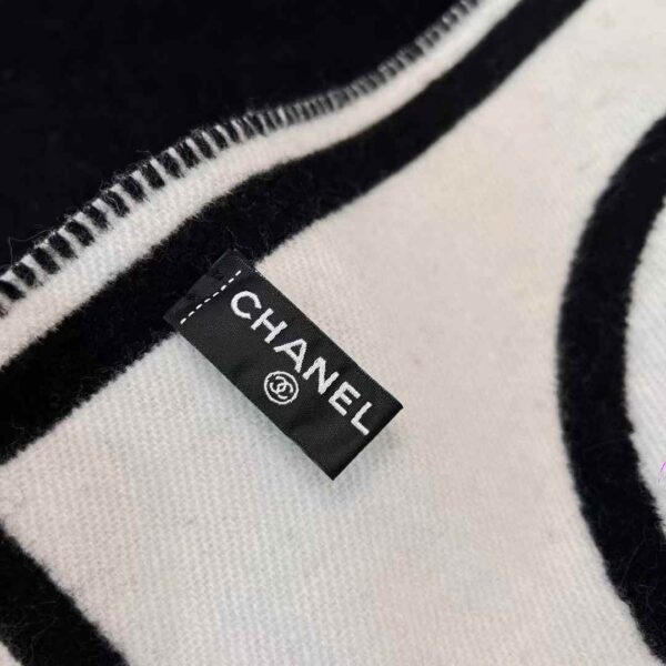 CHANEL 23B Scarf