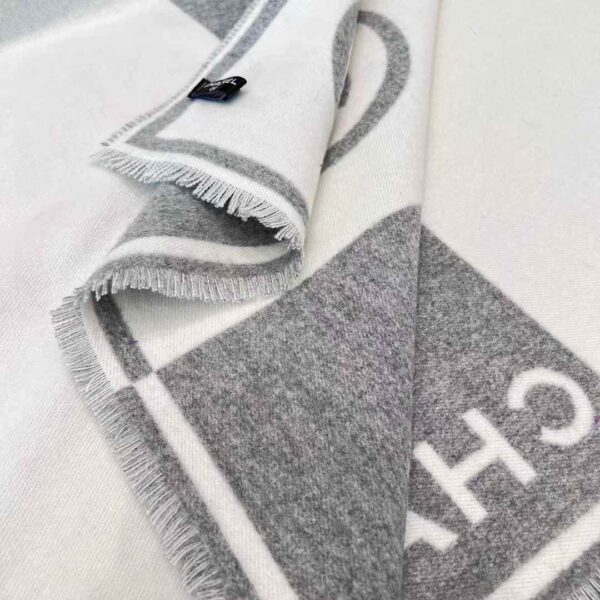 CHANEL 23B Scarf