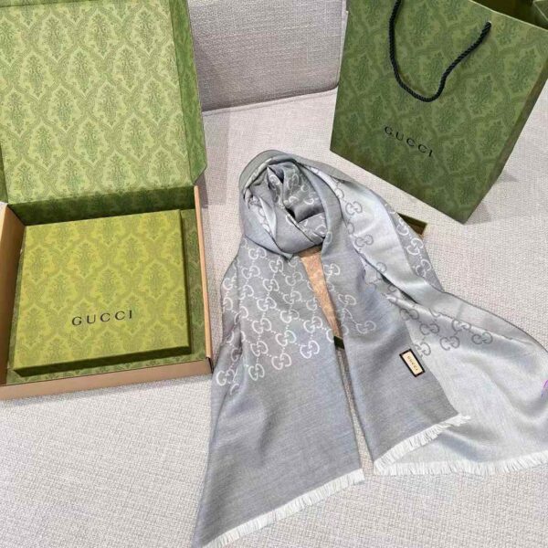 GUCCI  Double scarf
