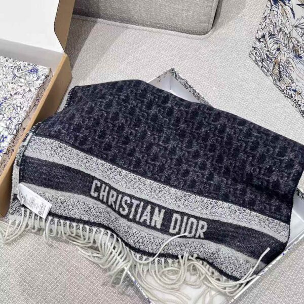 DIOR  Double cashmere scarf