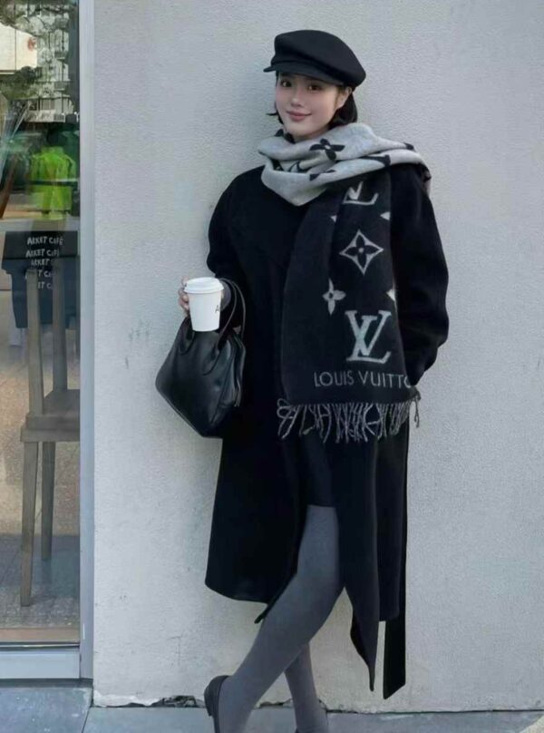 LOUIS VUITTON REYKJAVIK Classic scarf